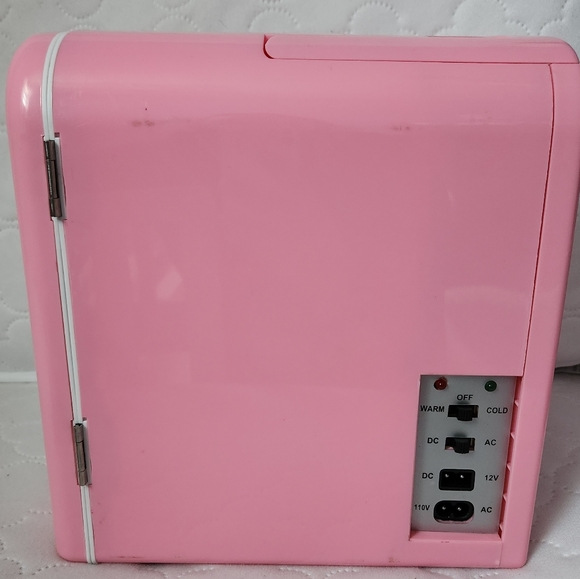 Sanrio Hello Kitty Pink Mini Refrigerator and Food Warmer - Picture 8 of 14